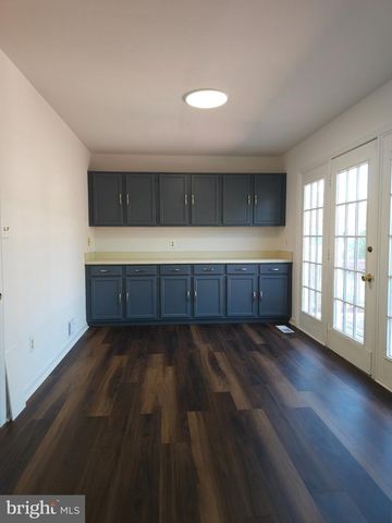 13824 POPLAR TREE RD, Chantilly, VA 20151