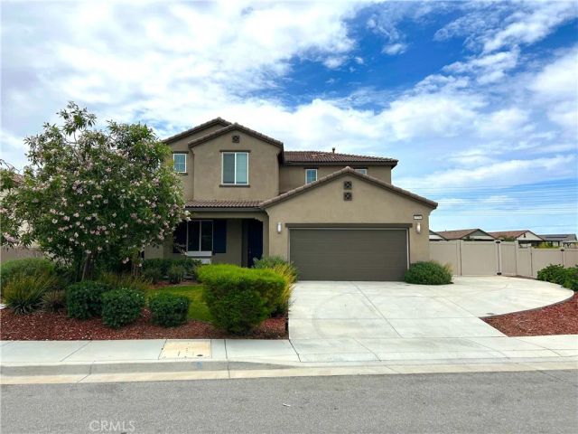 1136 Poinsettia Circle, Calimesa, CA 92320