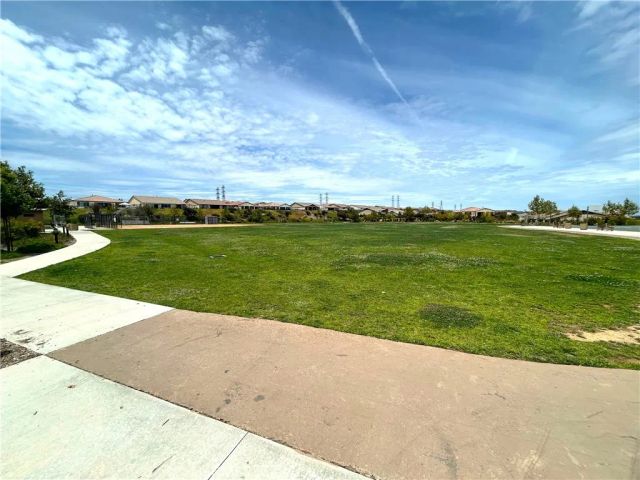 1136 Poinsettia Circle, Calimesa, CA 92320