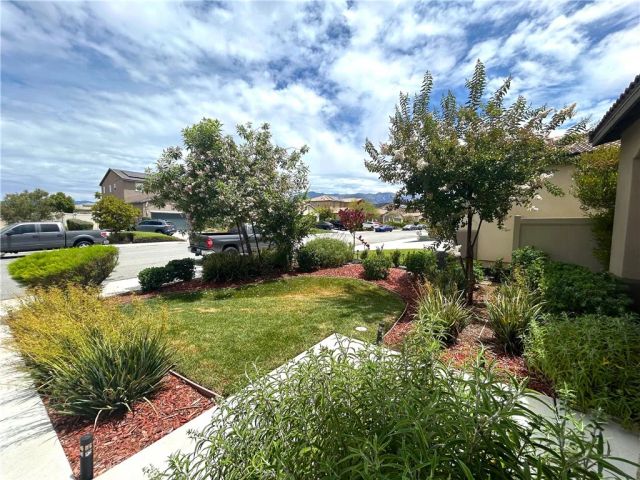 1136 Poinsettia Circle, Calimesa, CA 92320