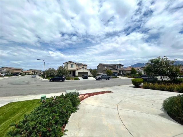 1136 Poinsettia Circle, Calimesa, CA 92320
