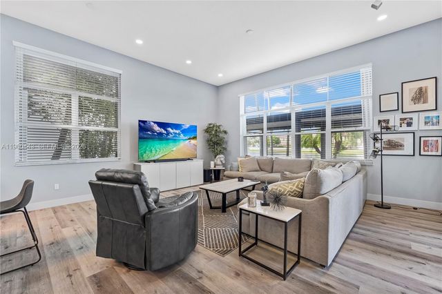 5046 SW 162nd Ave, Miramar, FL 33027