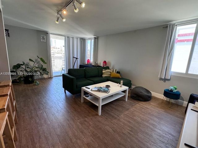 800 N Miami Avenue E1008, Miami, FL 33136
