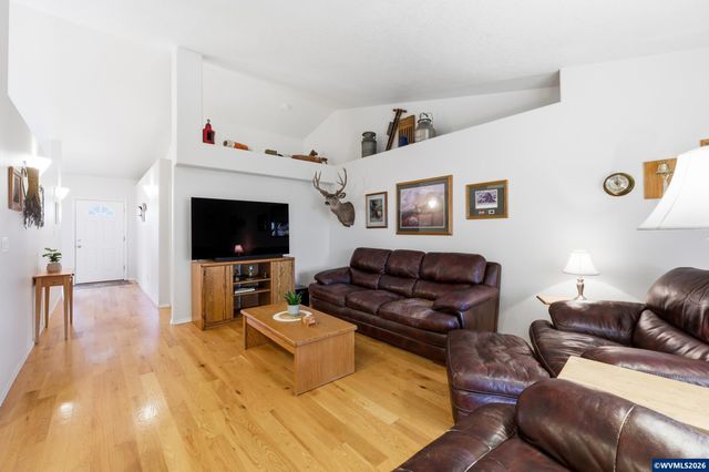 515 NW Hartmann Pl, Sublimity, OR 97385