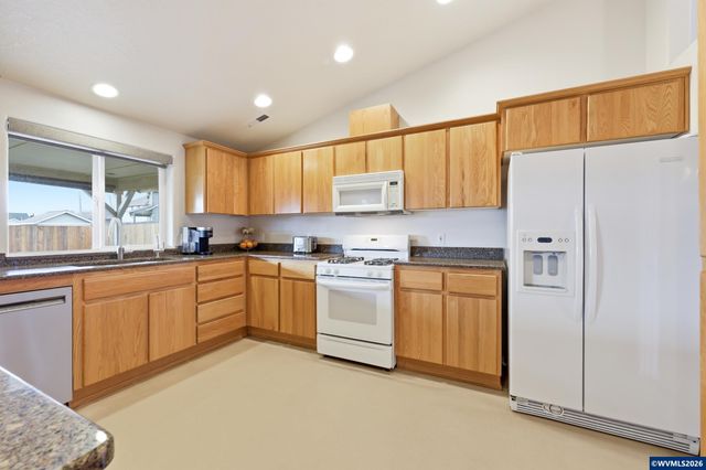 515 NW Hartmann Pl, Sublimity, OR 97385