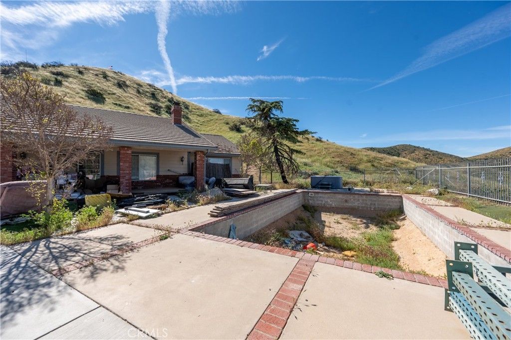 Image 24 of property listing at 8138 Clayvale, Agua Dulce, CA 91390