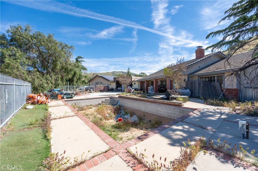 Image 25 of property listing at 8138 Clayvale, Agua Dulce, CA 91390