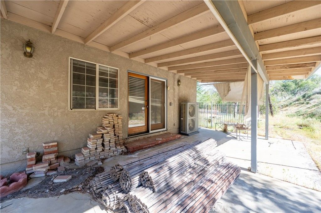 Image 28 of property listing at 8138 Clayvale, Agua Dulce, CA 91390
