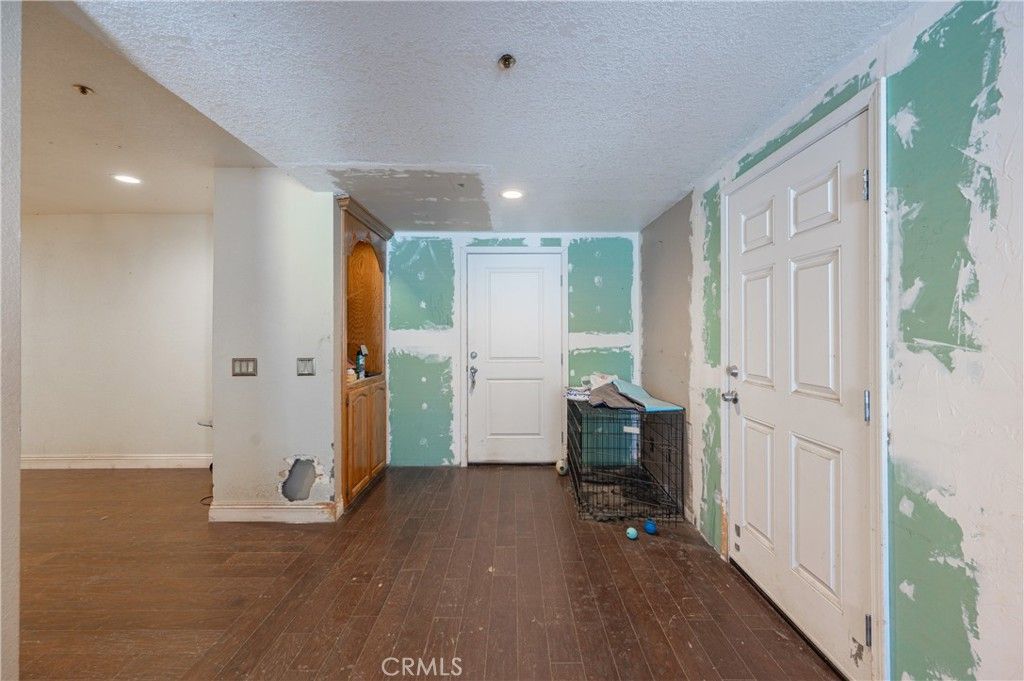 Image 5 of property listing at 8138 Clayvale, Agua Dulce, CA 91390