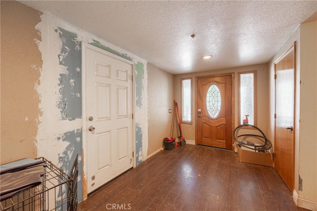 Image 6 of property listing at 8138 Clayvale, Agua Dulce, CA 91390