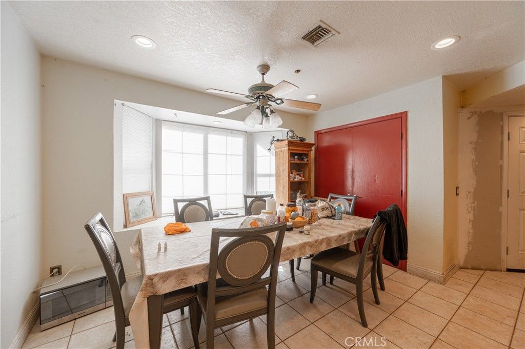 Image 8 of property listing at 8138 Clayvale, Agua Dulce, CA 91390