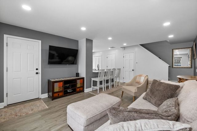 1688 Normantown Road, Naperville, IL 60564
