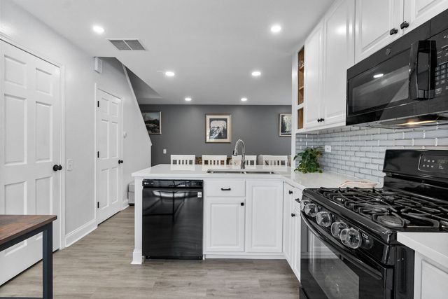 1688 Normantown Road, Naperville, IL 60564