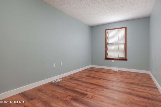 605 Begonia Court, Jackson, NJ 08527