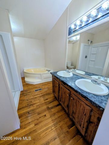 1145 Queens Way NE, Leland, NC 28451