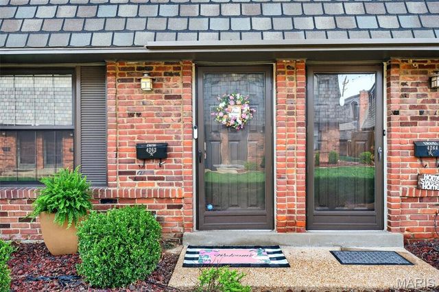 4262 Eiffel Drive, St George, MO 63125