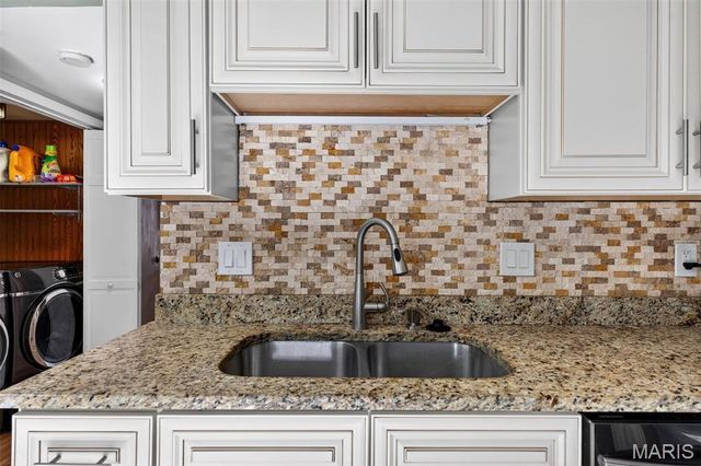 4262 Eiffel Drive, St George, MO 63125