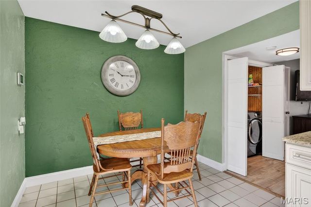 4262 Eiffel Drive, St George, MO 63125