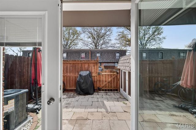 4262 Eiffel Drive, St George, MO 63125