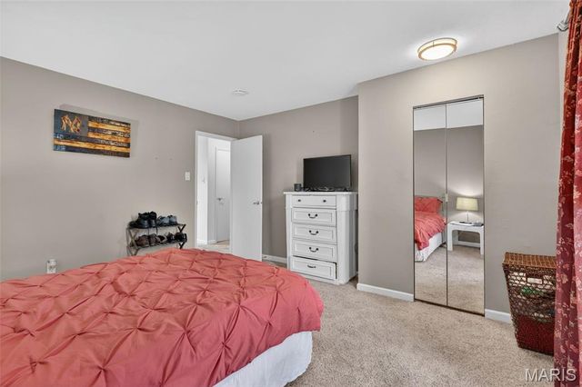 4262 Eiffel Drive, St George, MO 63125