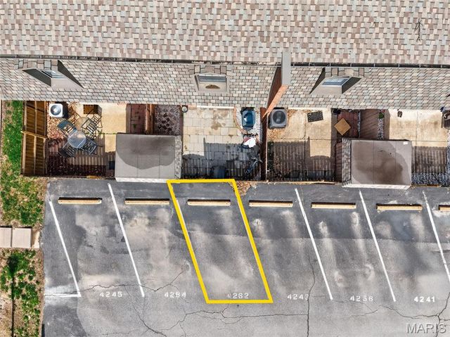 4262 Eiffel Drive, St George, MO 63125