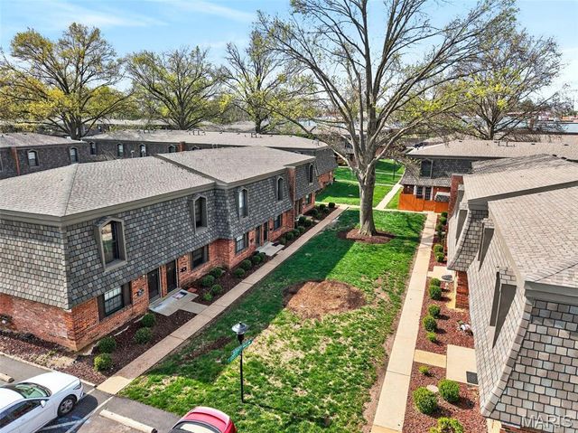 4262 Eiffel Drive, St George, MO 63125