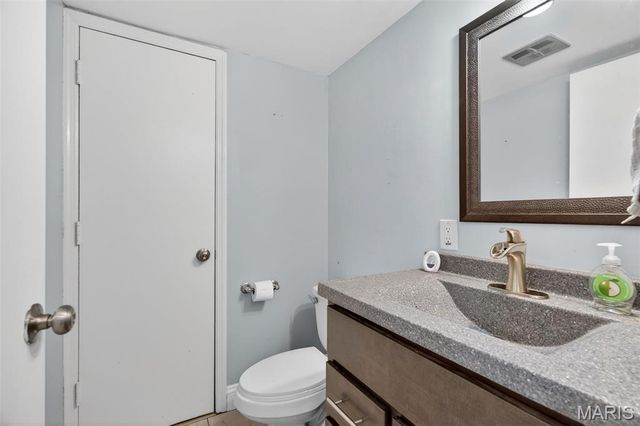 4262 Eiffel Drive, St George, MO 63125