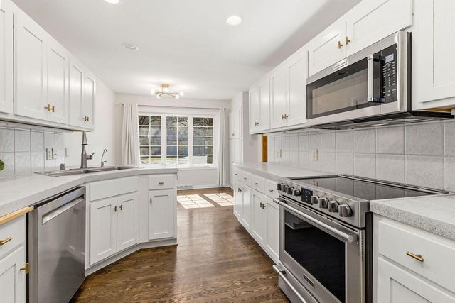 738 Elm Grove ROAD, Elm Grove, WI 53122