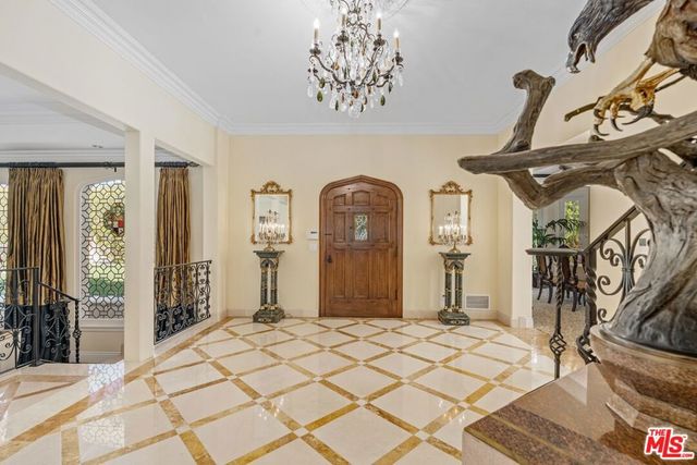 809 N Canon Drive, Beverly Hills, CA 90210