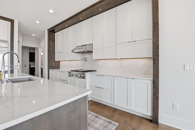 S17W30381 Hazeltine COURT, Waukesha, WI 53188