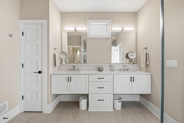 S17W30381 Hazeltine COURT, Waukesha, WI 53188