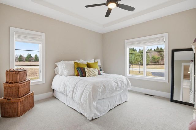 S17W30381 Hazeltine COURT, Waukesha, WI 53188