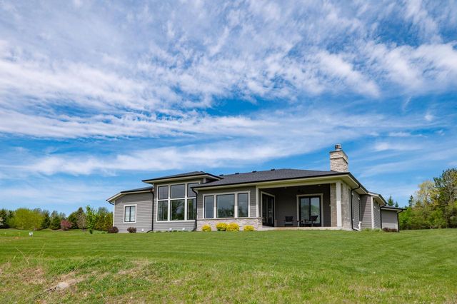 S17W30381 Hazeltine COURT, Waukesha, WI 53188