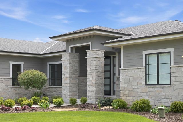 S17W30381 Hazeltine COURT, Waukesha, WI 53188