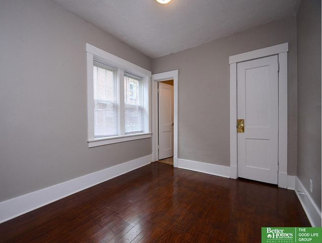 3155 jackson Street, Omaha, NE 68105