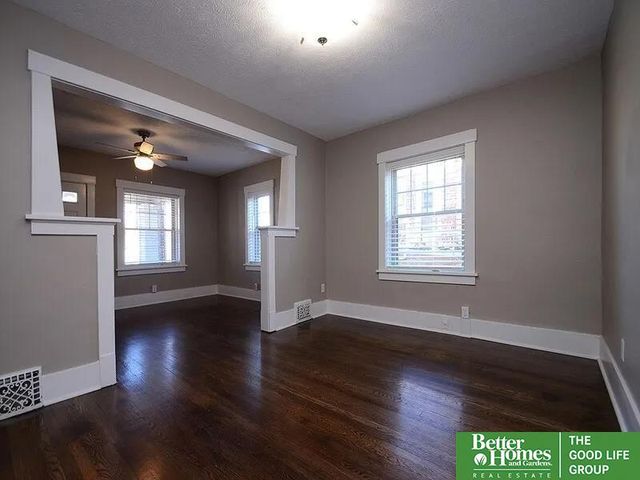 3155 jackson Street, Omaha, NE 68105