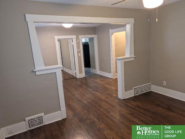 3155 jackson Street, Omaha, NE 68105