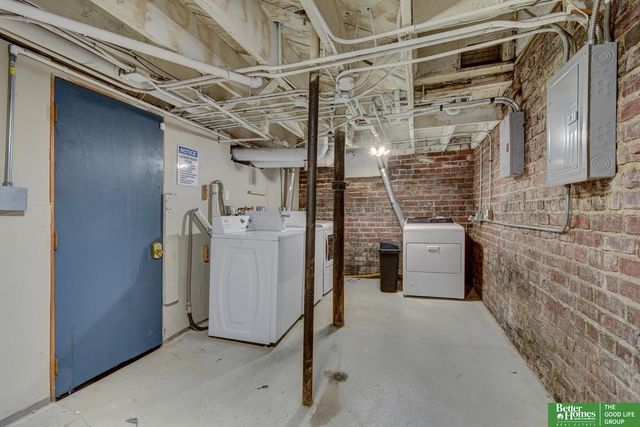 3155 jackson Street, Omaha, NE 68105