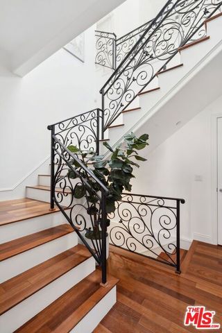 8031 Floral Avenue, Los Angeles, CA 90046