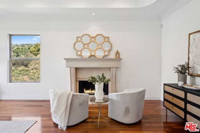 8031 Floral Avenue, Los Angeles, CA 90046