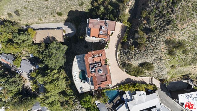 8031 Floral Avenue, Los Angeles, CA 90046