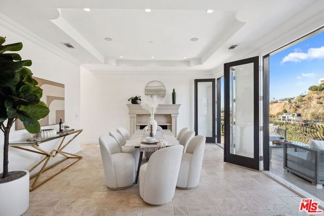 8031 Floral Avenue, Los Angeles, CA 90046