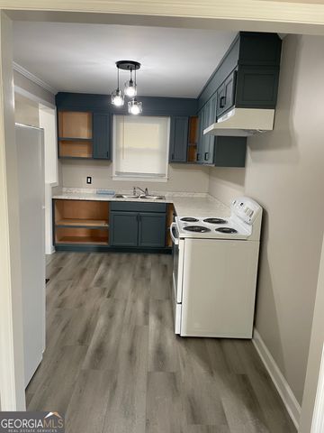 1112 N Beddingfield Drive, Macon, GA 31206