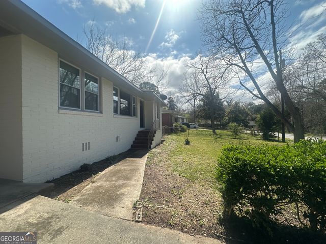 1112 N Beddingfield Drive, Macon, GA 31206