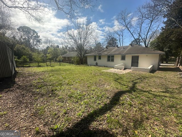 1112 N Beddingfield Drive, Macon, GA 31206