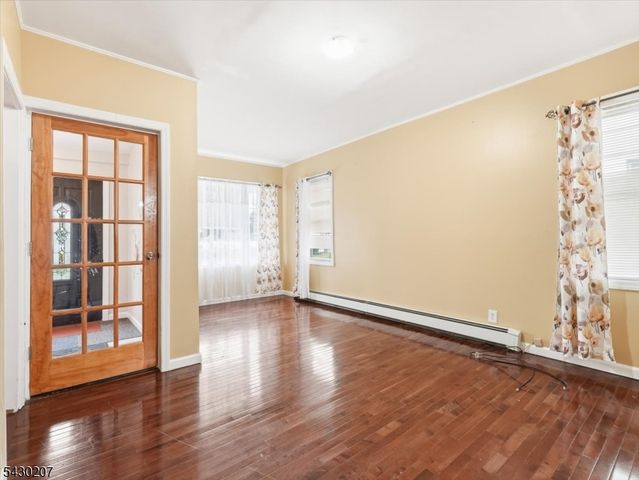 615 Spruce St, Roselle Boro, NJ 07203
