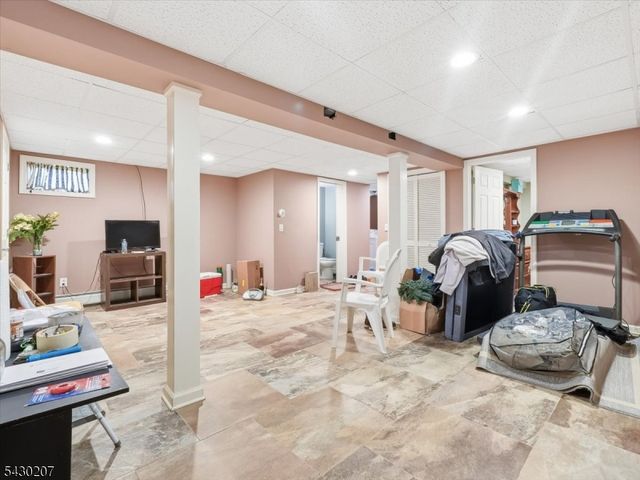 615 Spruce St, Roselle Boro, NJ 07203