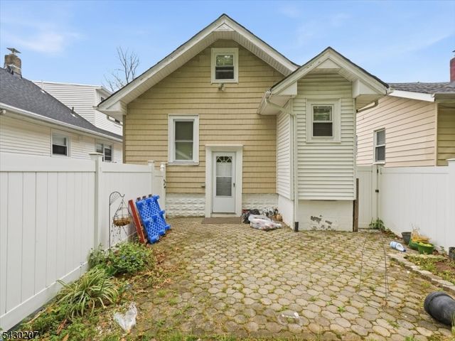 615 Spruce St, Roselle Boro, NJ 07203
