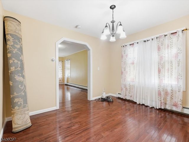 615 Spruce St, Roselle Boro, NJ 07203