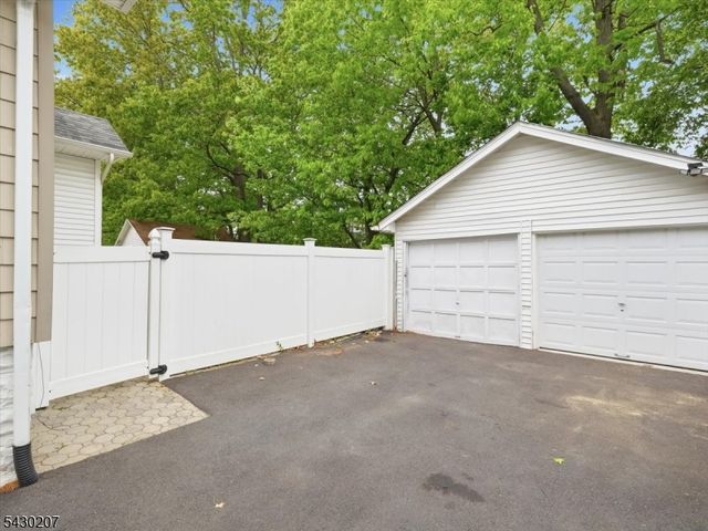 615 Spruce St, Roselle Boro, NJ 07203
